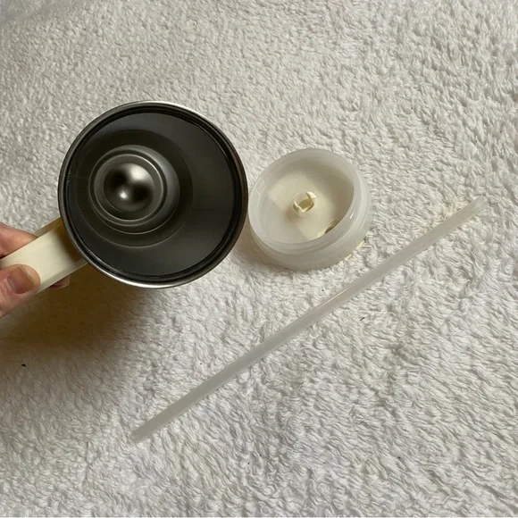 Stanley | adventure quencher travel tumbler 40 oz cup in cream - Picture 6 of 6